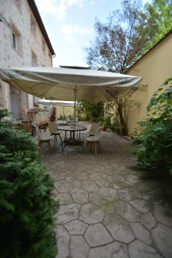 Gala - Guesthouse Орадя Экстерьер фото